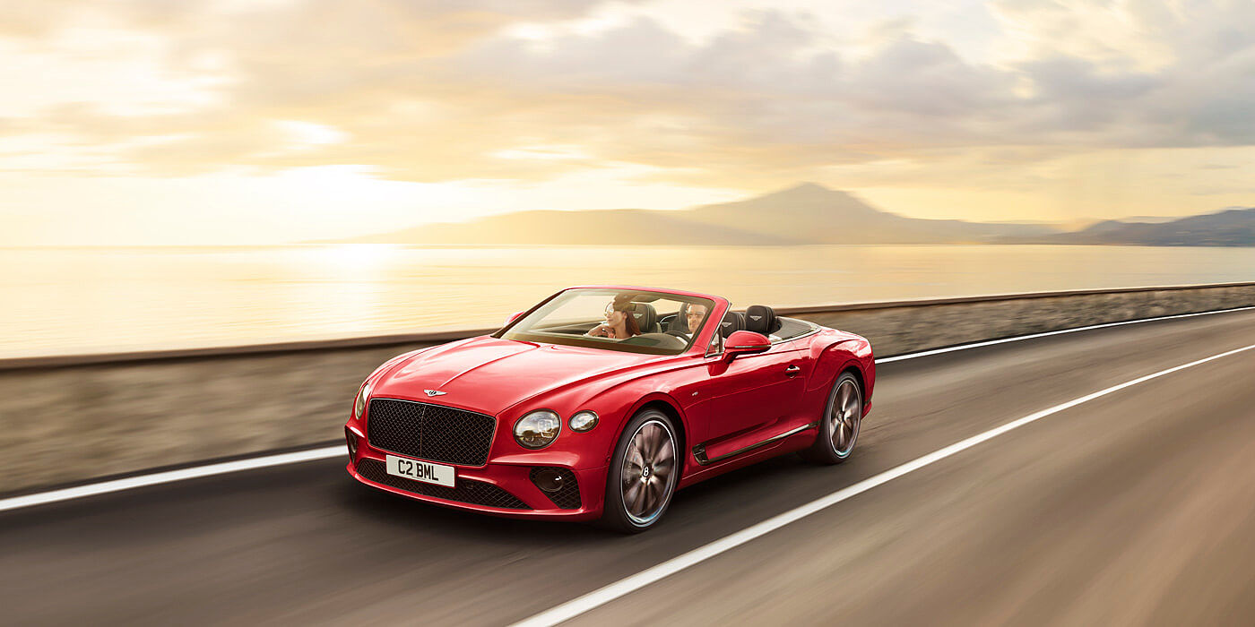 CONTINENTAL-GT-V8-CONVERTIBLE-DRIVING-BY-SEAL-ITALY